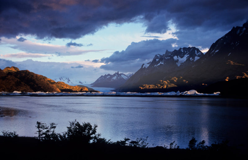 Lago y glaciar Grey