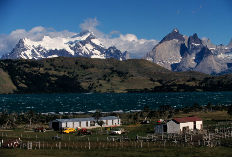 Estancia El Lazo, frente a Torres del Paine